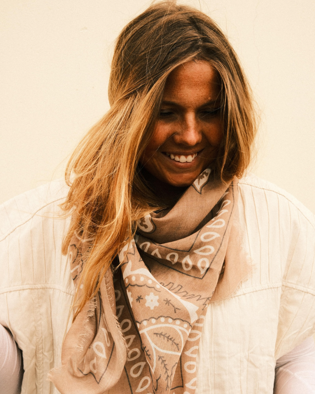 Grands foulards en Soie : L'Élégance au Quotidien