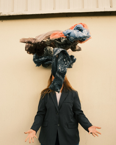 Grands foulards en Soie : L'Élégance au Quotidien