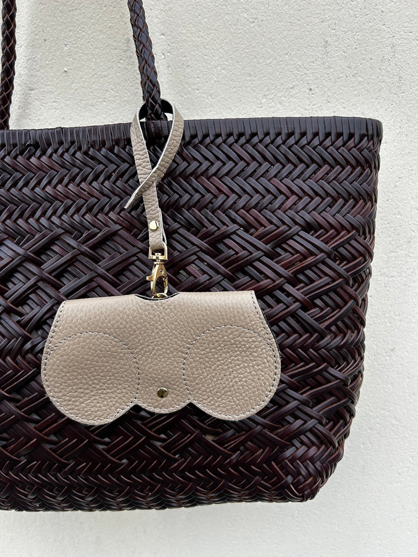 Étui à lunettes en cuir